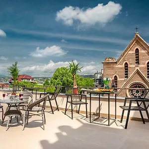https://diuma-hotel.alltbilisihotels.com